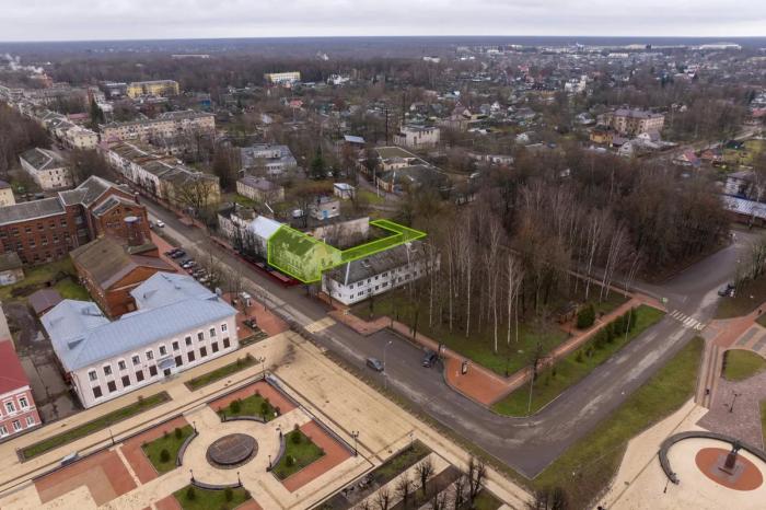 От тюремного замка до дома героини Достоевского: исторические здания Старой Руссы выставлены на торги От тюремного замка до дома героини Достоевского: исторические здания Старой Руссы выставлены на торги