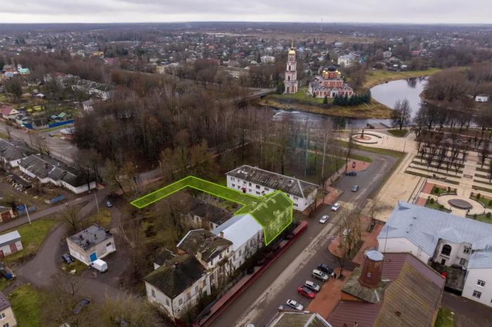 От тюремного замка до дома героини Достоевского: исторические здания Старой Руссы выставлены на торги От тюремного замка до дома героини Достоевского: исторические здания Старой Руссы выставлены на торги