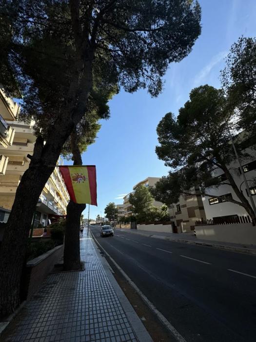 Работа в Испании для иностранцев: как устроиться, где искать вакансии и сколько можно заработать Работа в Испании для иностранцев: как устроиться, где искать вакансии и сколько можно заработать