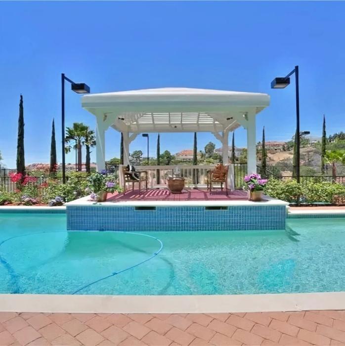 Как Снуп Догг инвестирует в недвижимость: от особняков в Калифорнии до земель в метавселенной